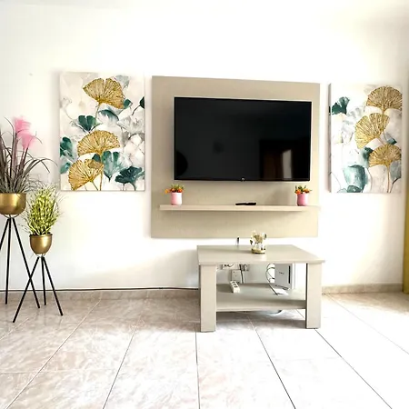 Guinea Апартаменти